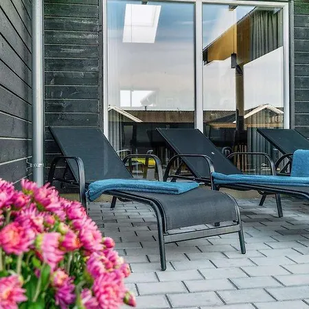 Eskilstrup Sleeps 14 Pool Wifi